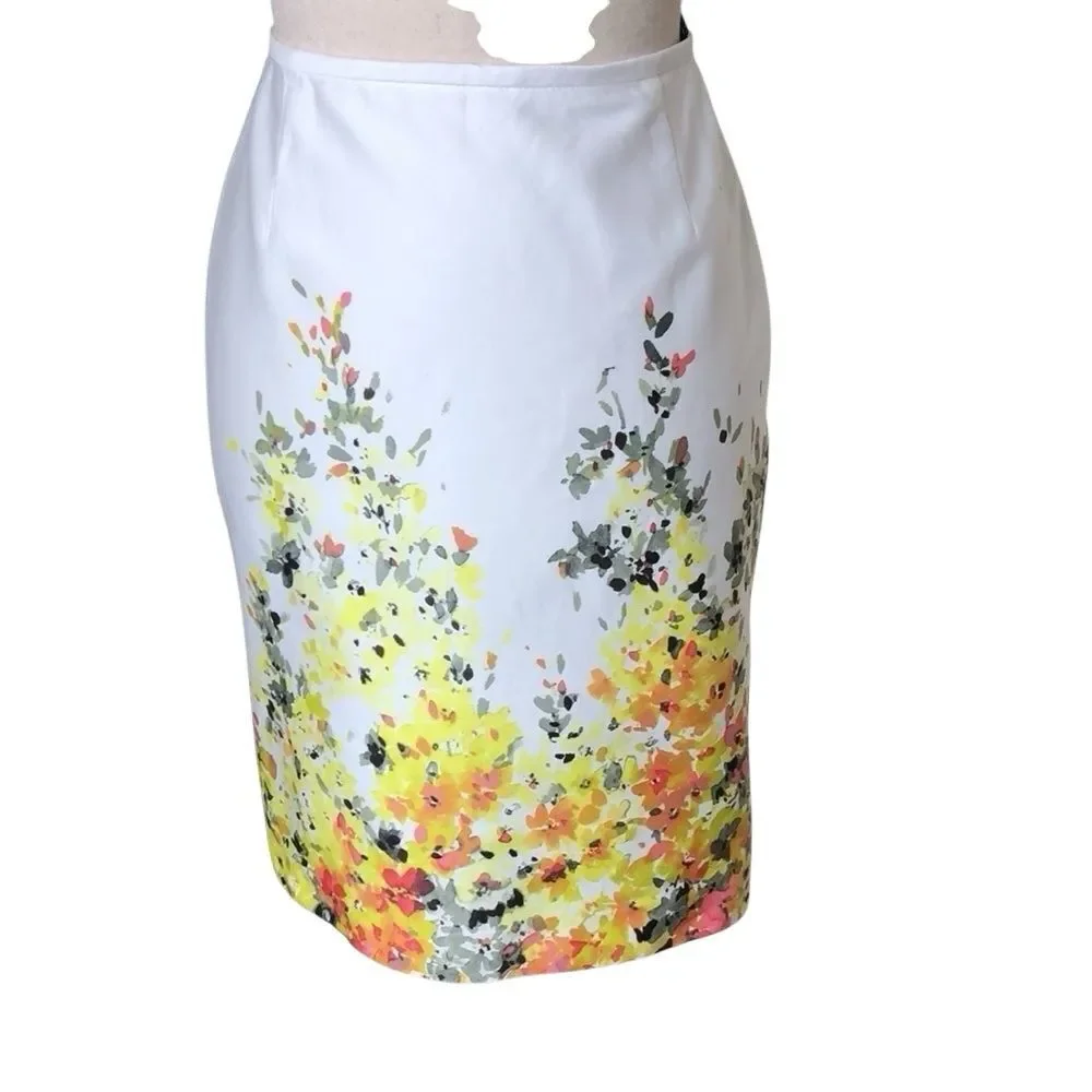 Tahari Arthur S. Levine Skirt White & Floral Pencil Size 2 Career, Professional
